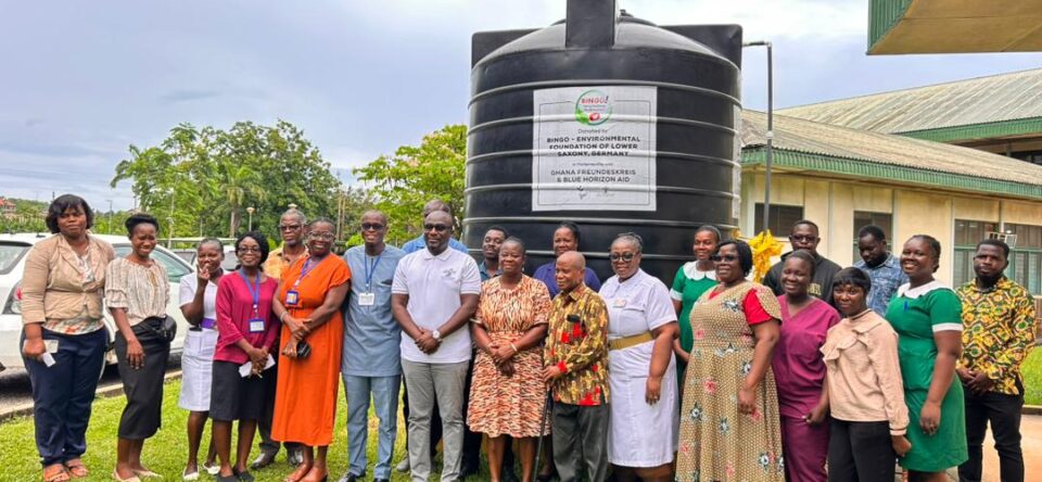 Donation of a 10,000-litre polytank by the Bingo Foundation to the paediatric ward.
